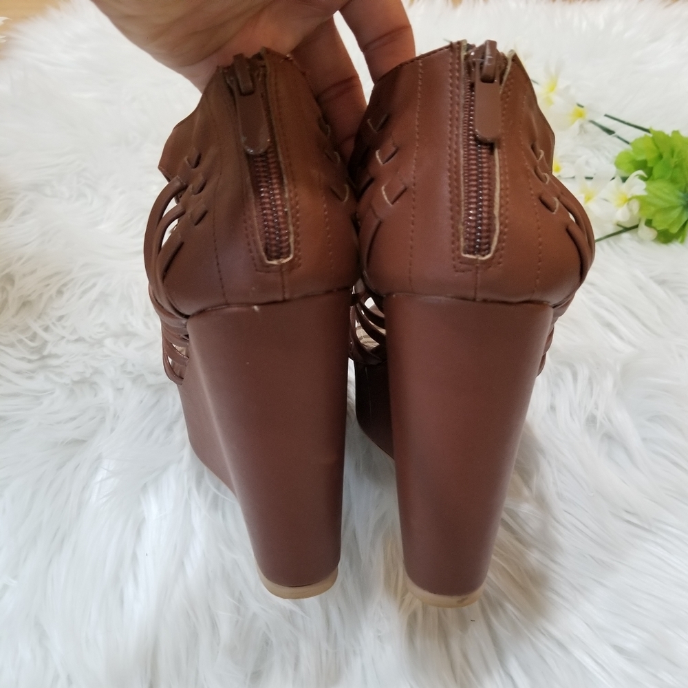 COPY - TORRID Platform Sandals With Strap Camel Color SIZE 8W. - Picture 7 of 17